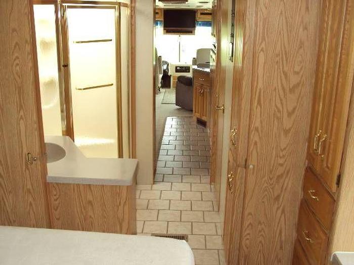 Used 2002 Holiday Rambler Endeavor