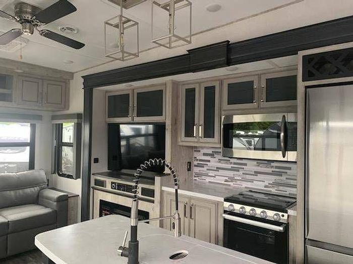 Used 2022 Keystone Avalanche 312RS