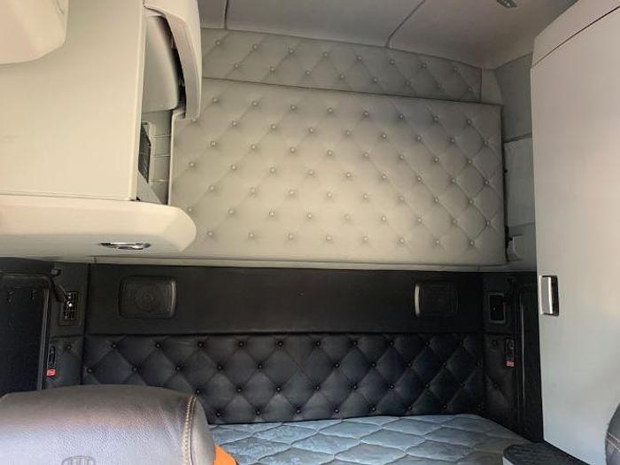 Used 2022 KENWORTH T680
