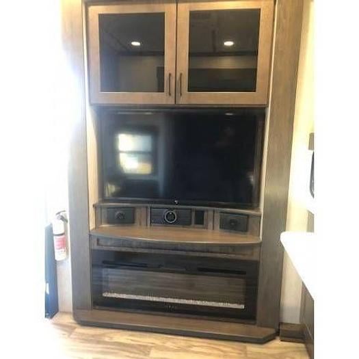 Used 2022 Alliance RV Valor 40V13