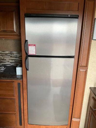 Used 2015 Forest River Sandpiper 346RETS