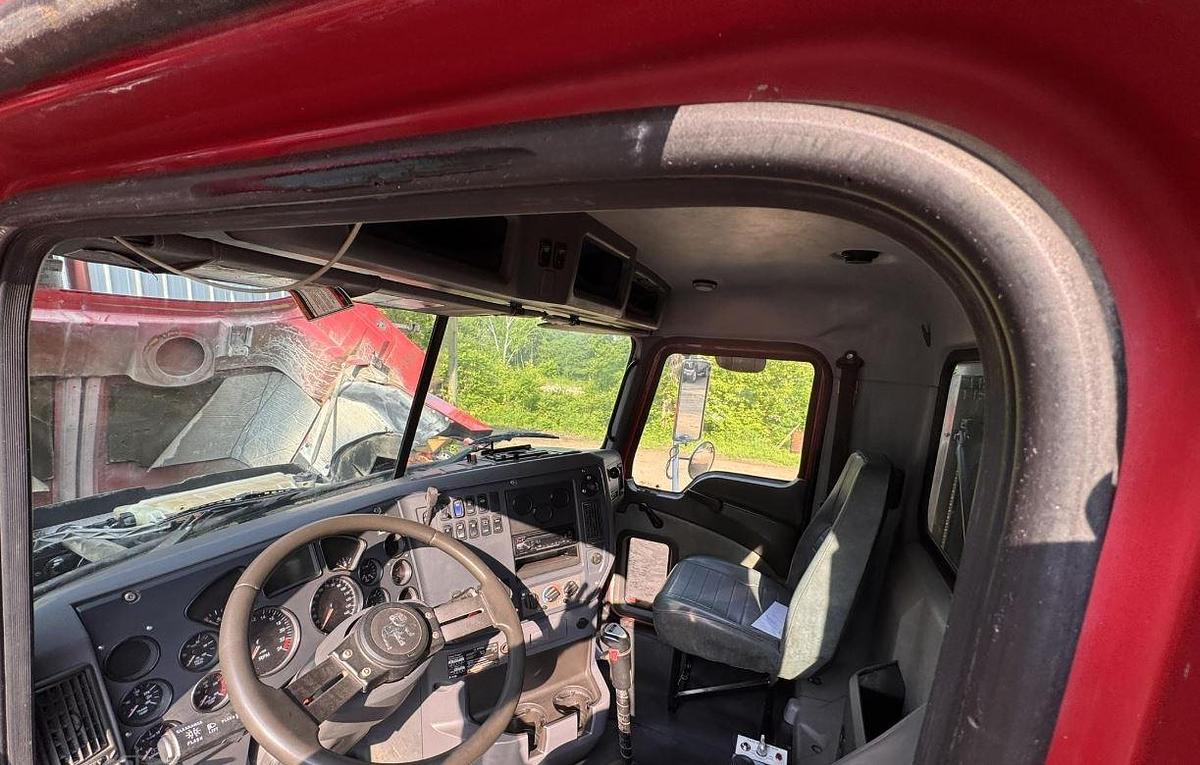 Used 2012 MACK PINNACLE CHU613