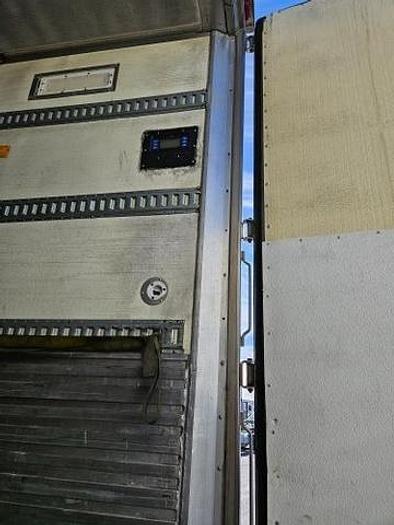 Used 2017 Utility 53ft Tri-Temp Trailer