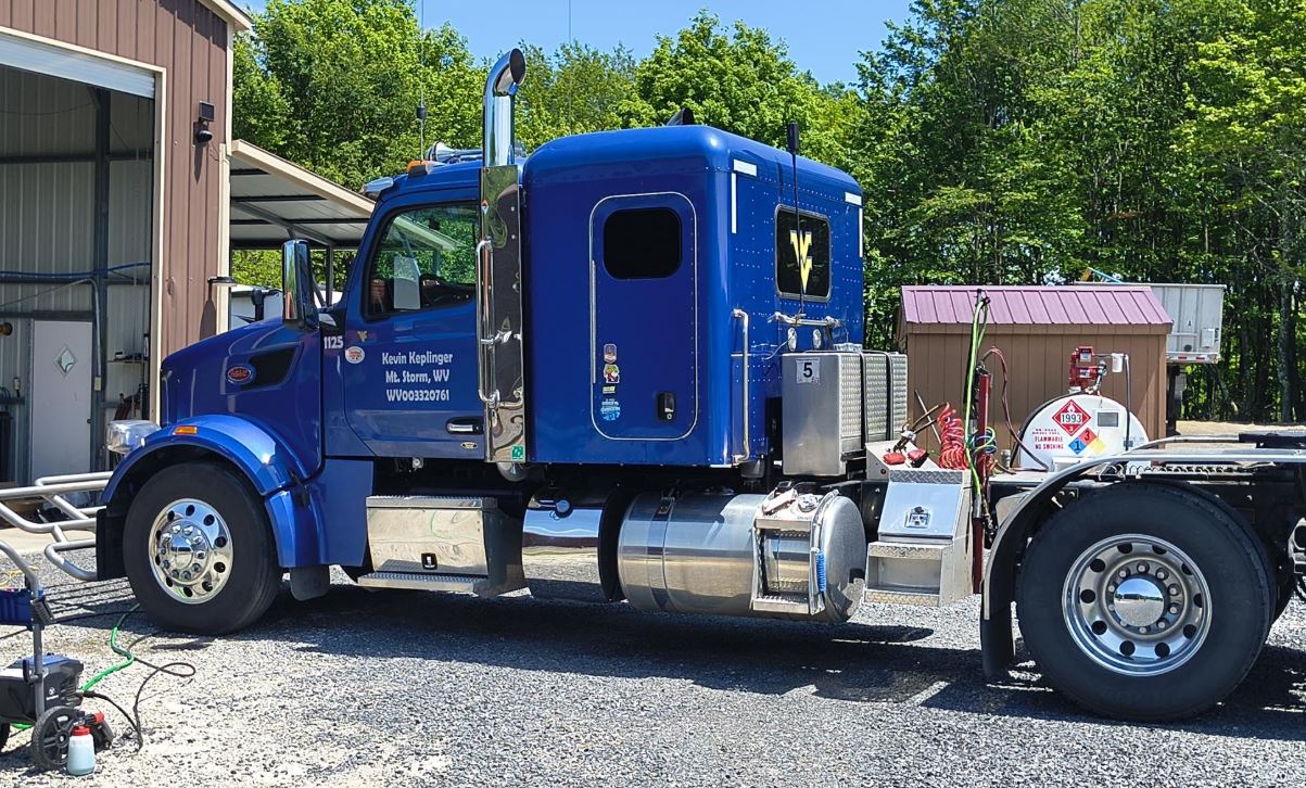 Used 2025 Peterbilt 567