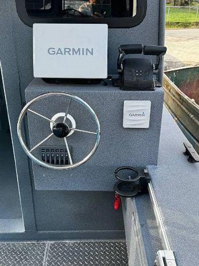 Used 2023 Offshore Boat 25'