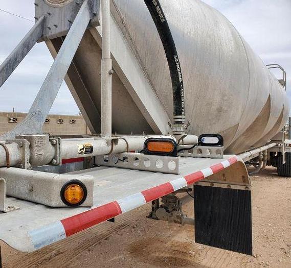 Used 2016 Stevens 42ft Dry Bulk Tank Trailer