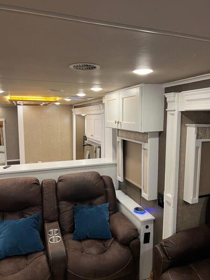 Used 2019 40' Vanleigh Vilano 375FL