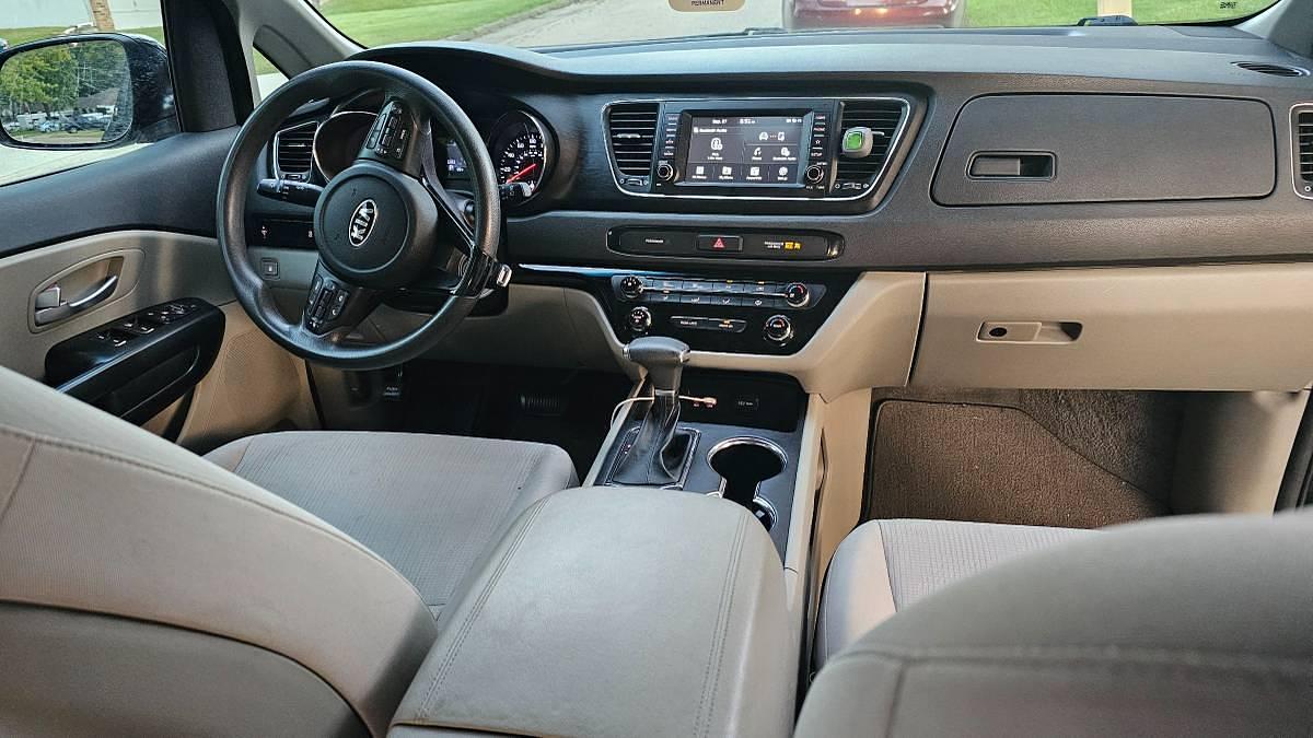 Used 2019 Kia Sedona Minivan