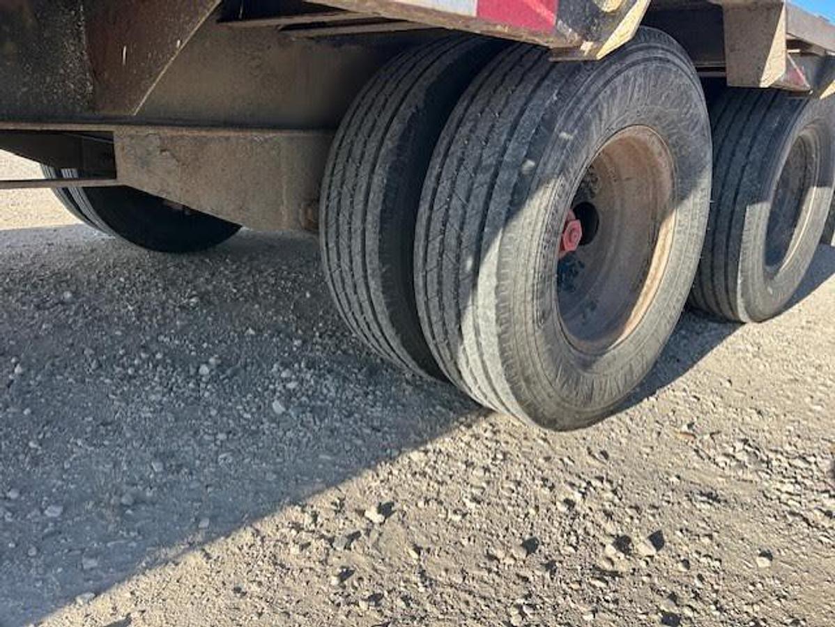 Used 2022 PJ 35Ft Gooseneck Dovetail Flatbed Trailer