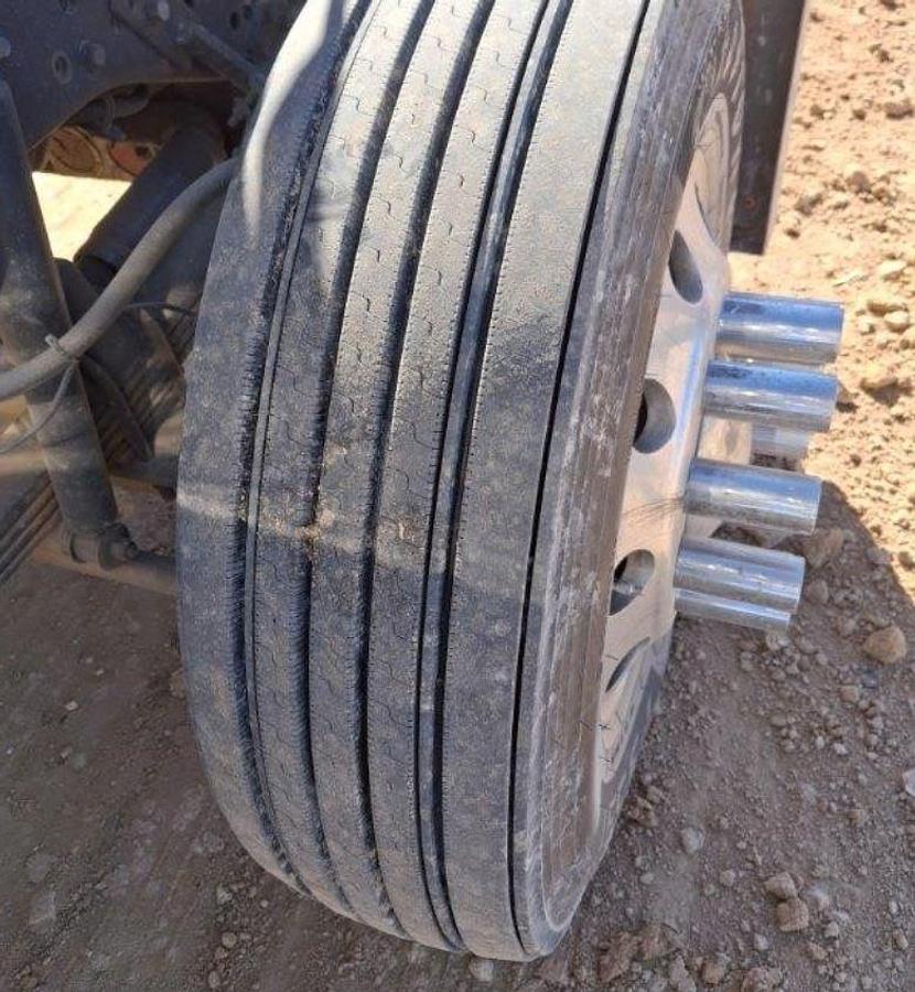 Used 1999 Kenworth W900 Sleeper Semi Truck