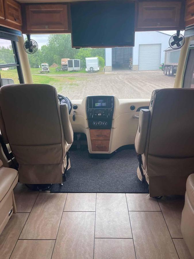 Used 2017 Tiffin Motorhomes Allegro Breeze 32BR Class A Motorhome
