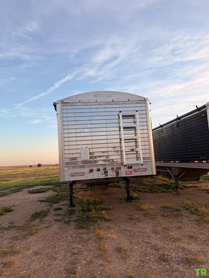 Used 2014 Wilson 431 96W 78H Livestock Trailer