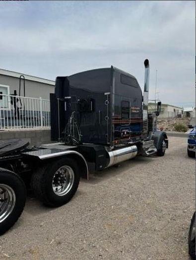 Used 2023 KENWORTH W900L