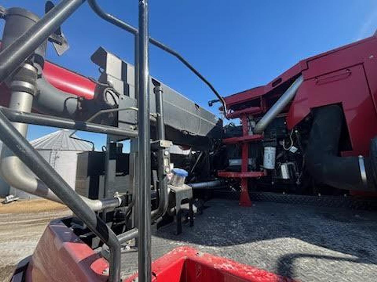 Used 2013 CASE IH 7230 Combine