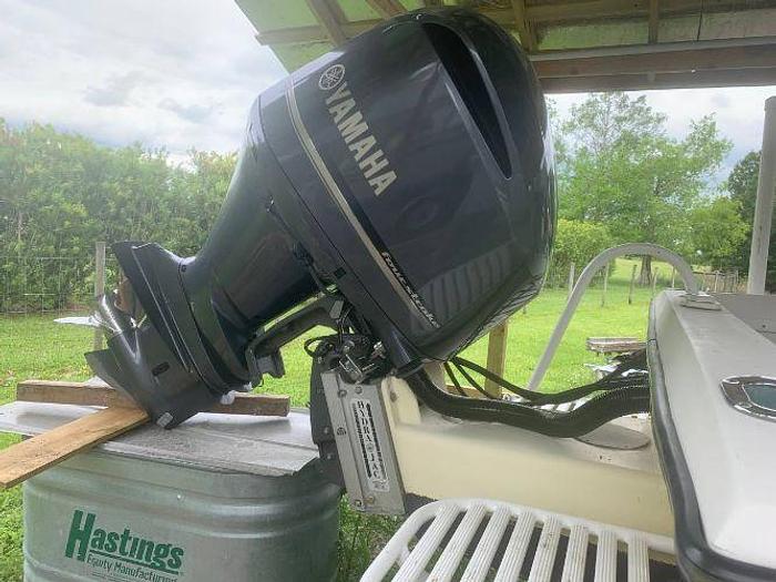 Used 1989 Larson Center Console Powerboat