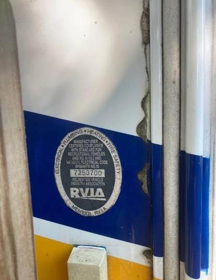 Used 2011 Fleetwood Avion