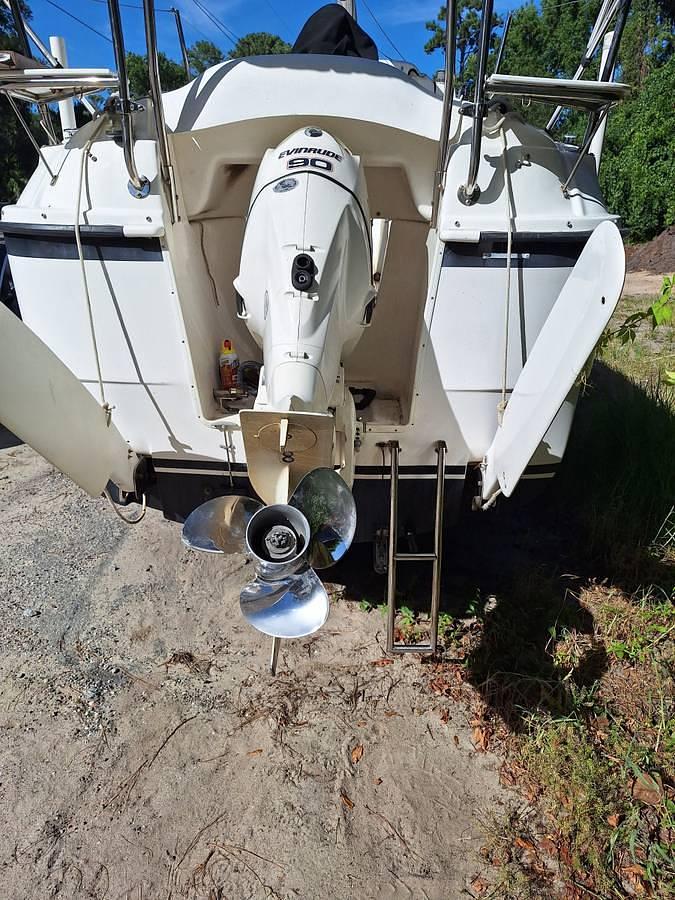Used 2011 MacGregor M26 Powersailer • 90 HP Evinrude • Trailer Included • Sleeps 6