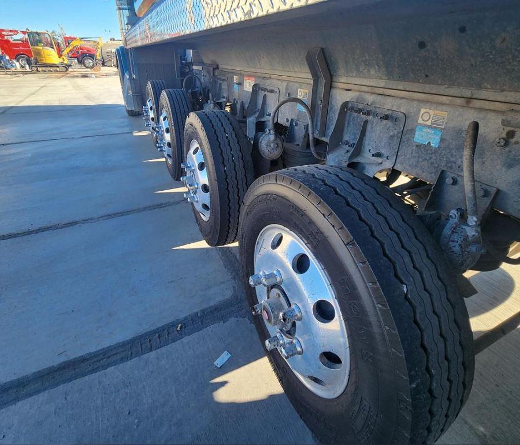 Used 2020 Peterbilt 389