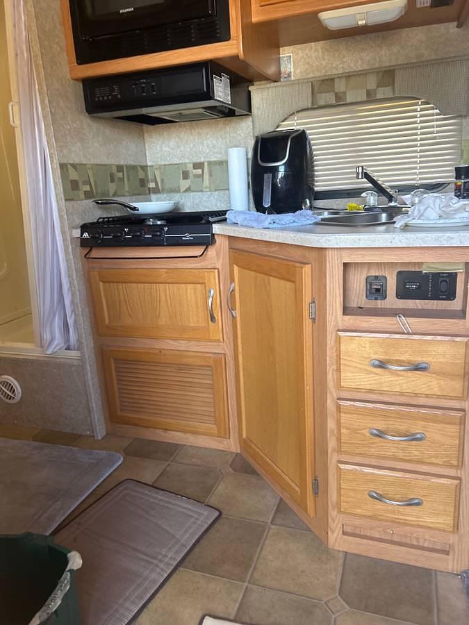 Used 2006 Chevrolet Four Winds 5000 Class C Motorhome