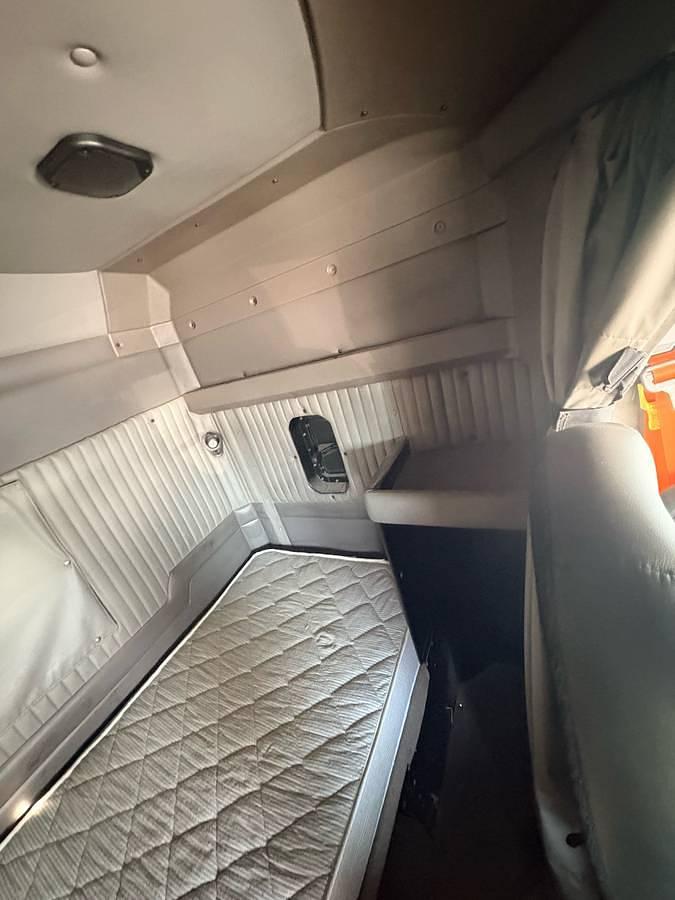 Used 2013 Kenworth T660