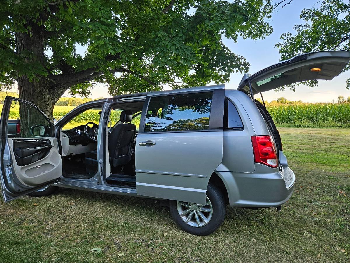 Used 2016 Dodge Grand Caravan RT SXT Van