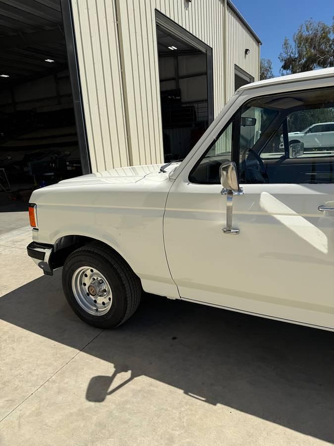 Used 1988 Ford F150 Lariat Pickup Truck