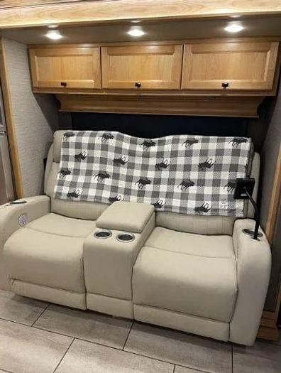 Used 2022 Tiffin Allegro Breeze 33BR