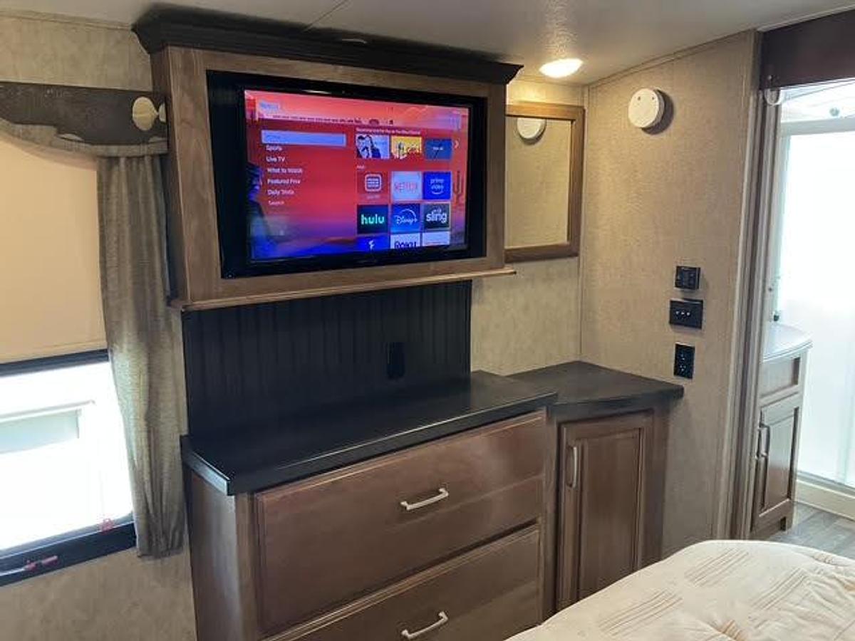 Used 2017 Keystone Montana 3721RL Fifth Wheel
