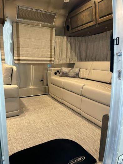 Used 2024 Airstream Classic 30RB