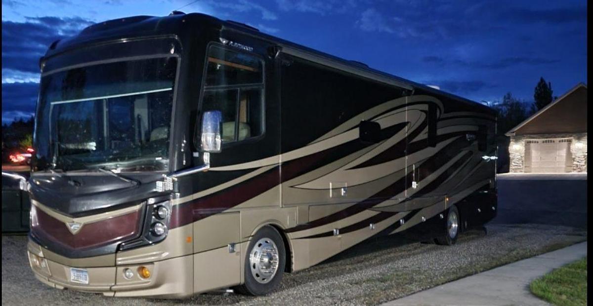 Used 2017 Fleetwood Discovery 39G