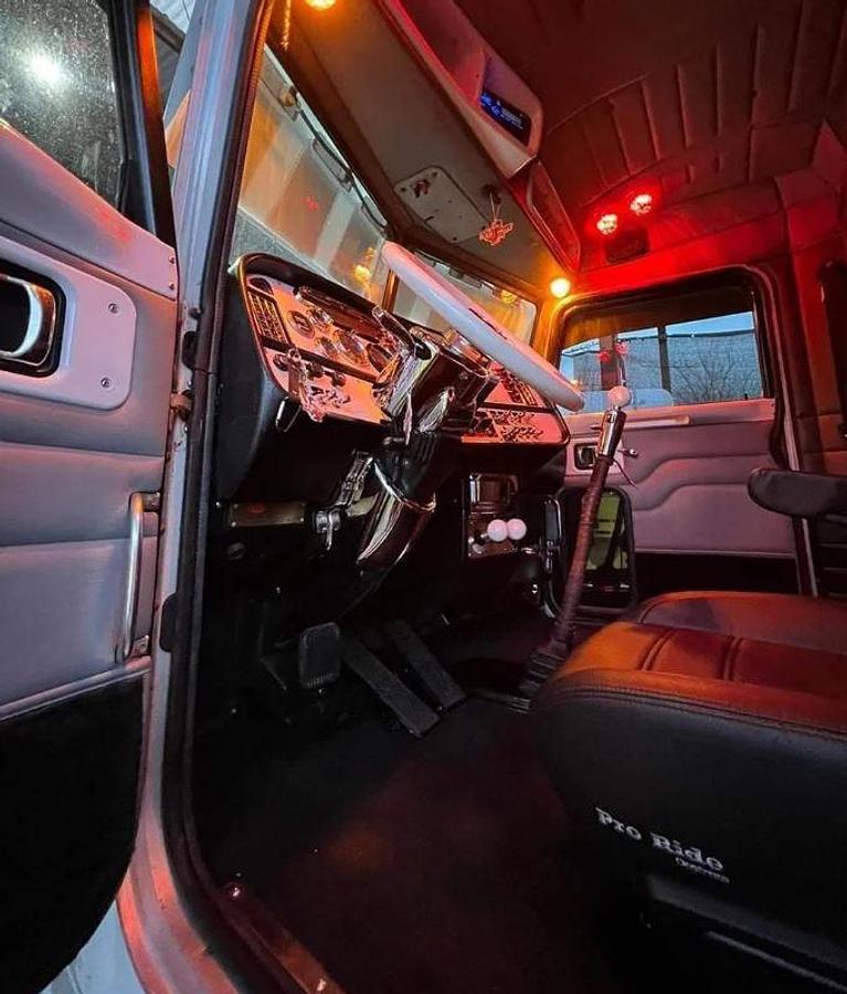 Used 2005 PETERBILT 379EXHD with 2014 Ritenour 53' Step Deck Trailer