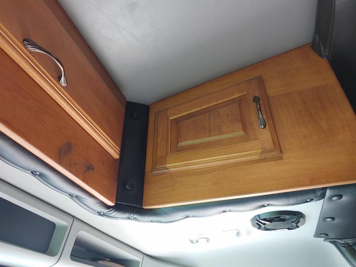 Used 2019 Kenworth T880 with 2013 Doonan Specialized Drop Deck Trailer