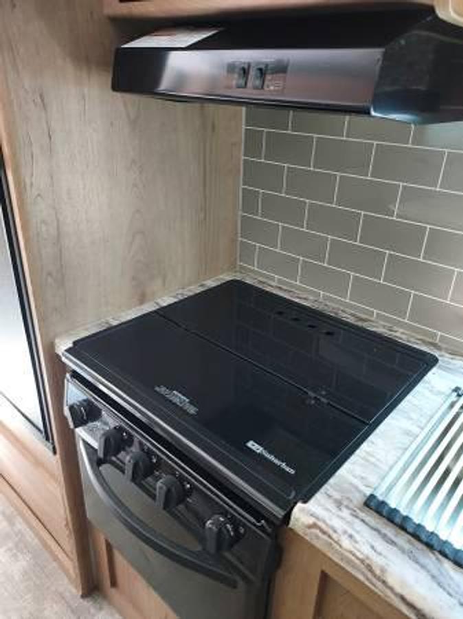 Used 2020 Winnebago Minnie 2500RL Rear Living Travel Trailer