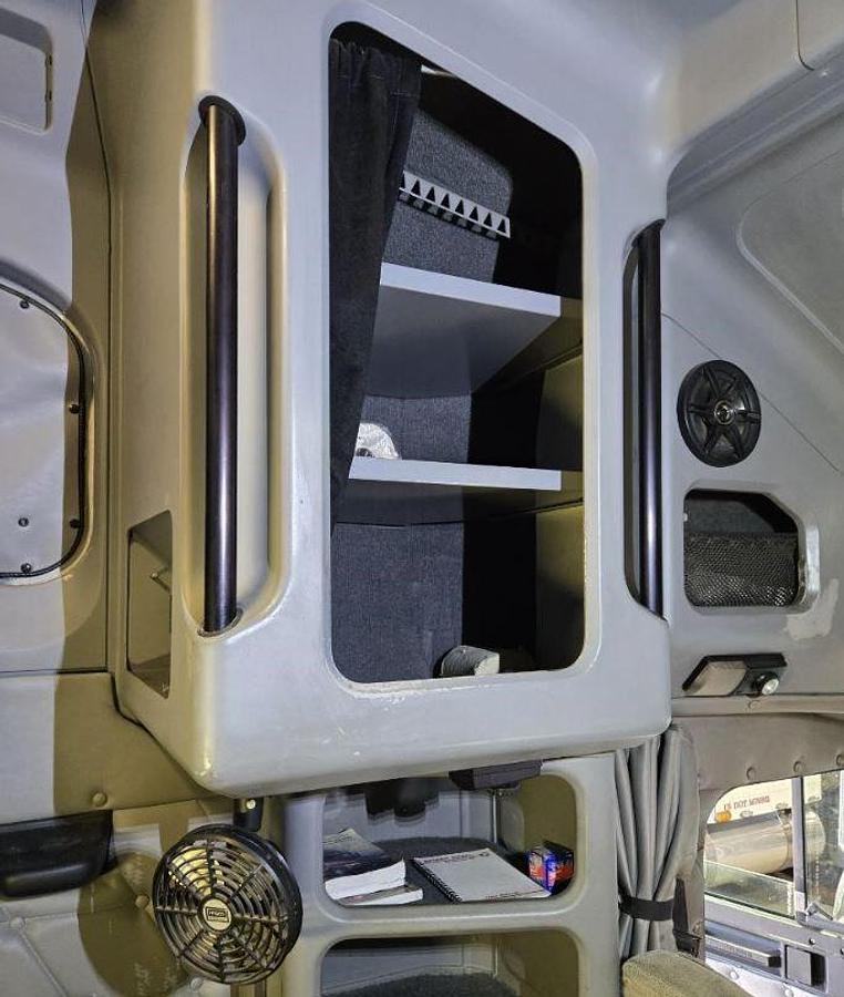 Used 1998 FREIGHTLINER FLD132 CLASSIC XL