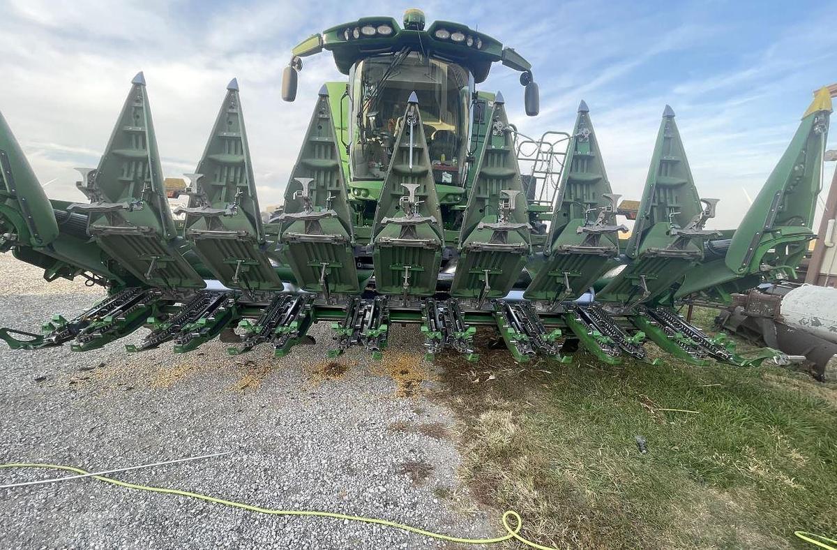 Used 2023 John Deere C8R Row Crop Header