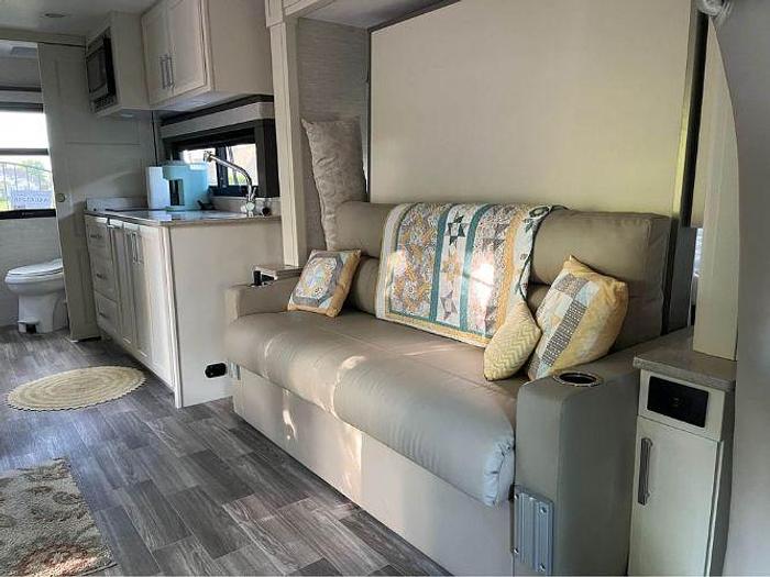 Used 2023 Tiffin Motorhomes Wayfarer 25JW