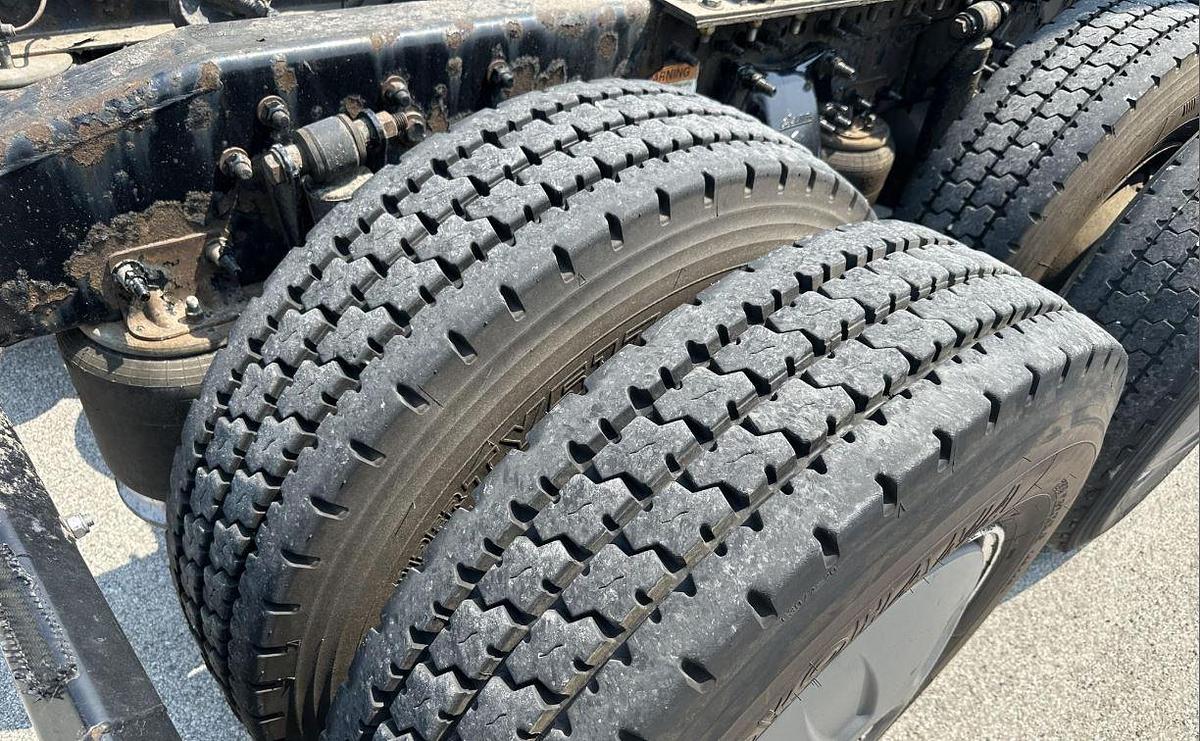 Used 2019 Freightliner Cascadia 126