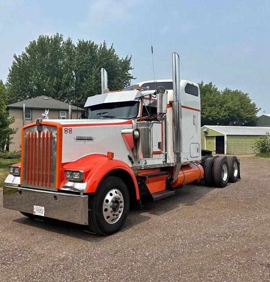 Used 2002 Kenworth W900