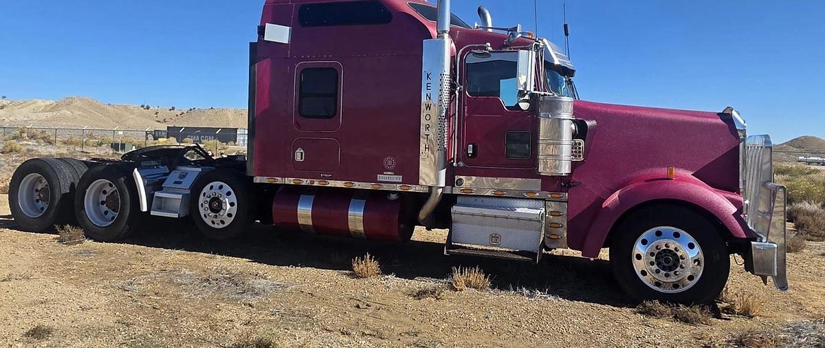 Used 2007 Kenworth W900B