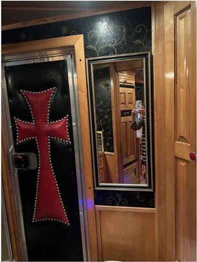 Used 2010 Hart 3 Horse Trailer With Living Quarters