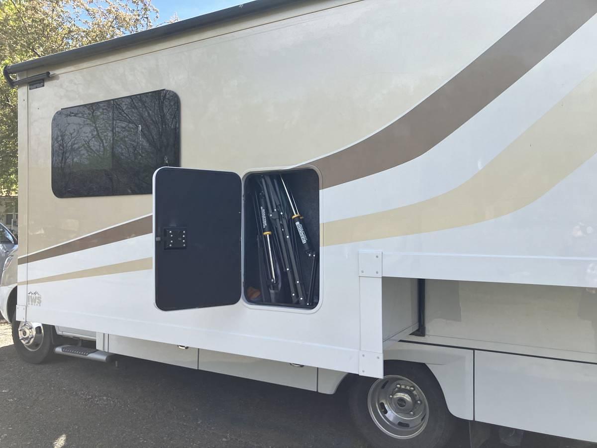 Used 2022 Renegade Vienna 25FWS