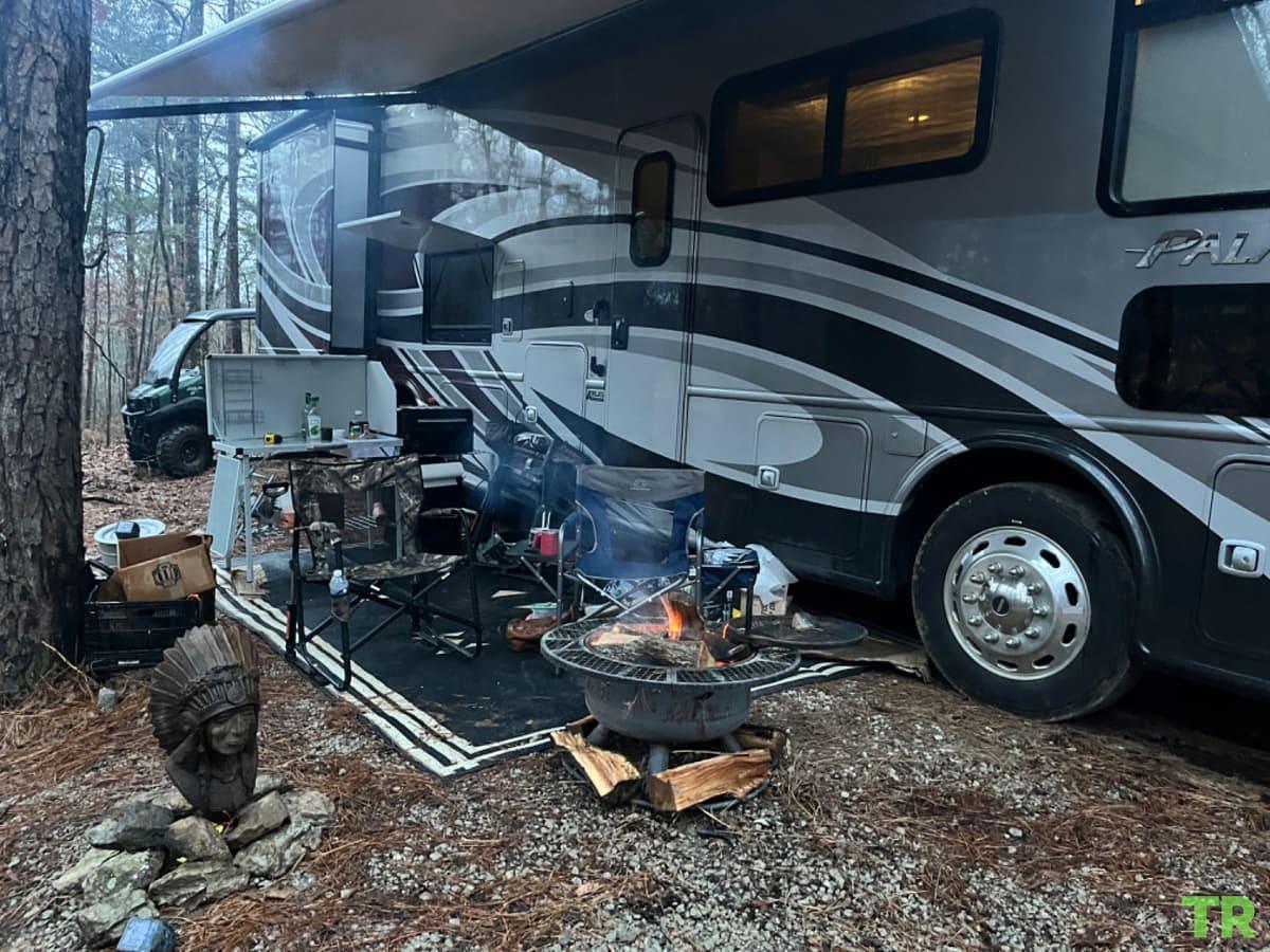 Used 2022 Thor Palazzo 33.5 | Diesel Pusher | Bath & a Half | Bunkhouse | Only 7,200 Miles | Private Owner