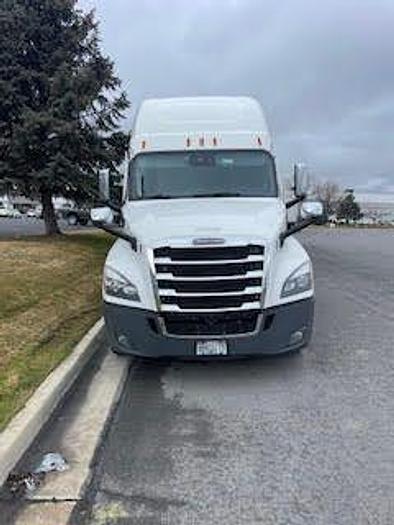Used 2021 Freightliner PT126SLP