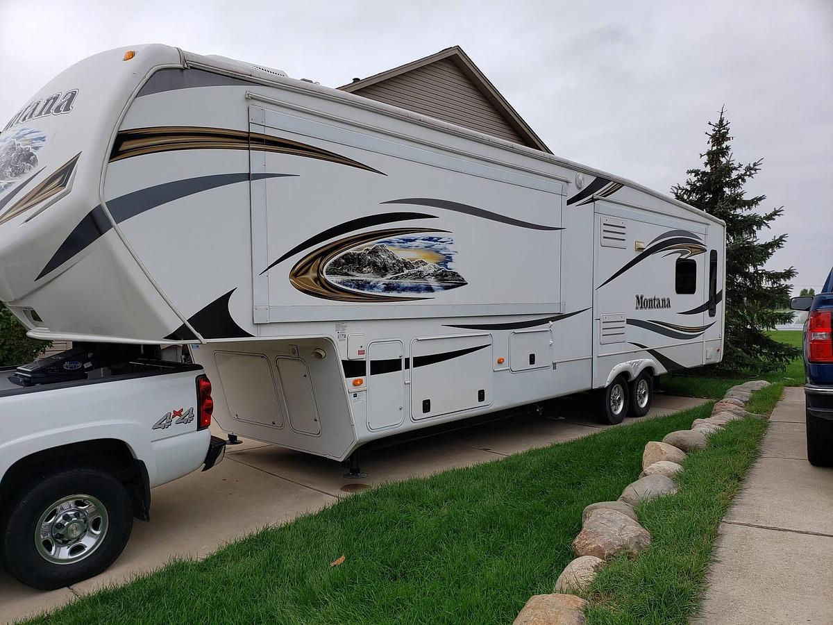 Used 2013 Keystone Montana 3725RL