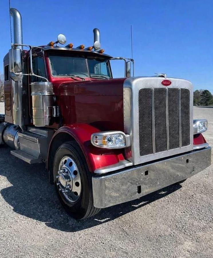Used 2023 Peterbilt 389