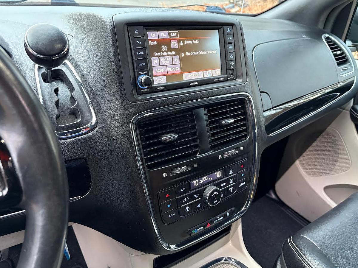 Used 2020 Dodge Grand Caravan SXT