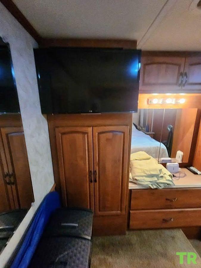 Used 2008 Holiday Rambler Vacationer XL 34PDD Cummins Diesel Pre-DEF 57K Miles