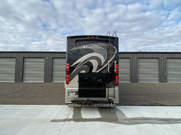 Used 2019 Thor Venetian J40