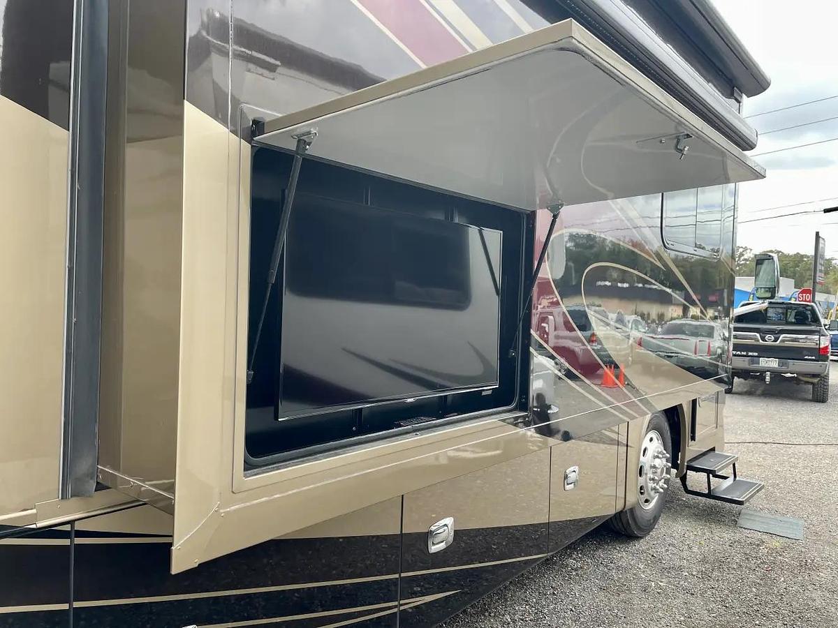 Used 2015 Tiffin Phaeton 40QTH