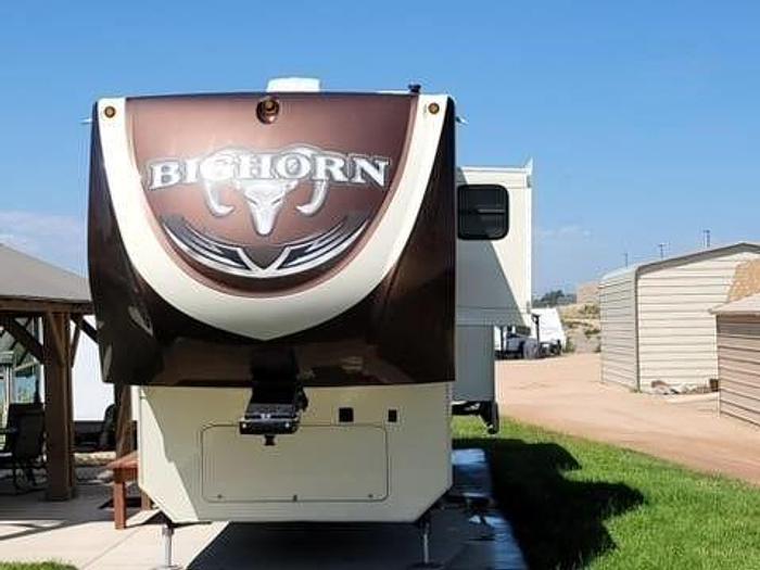 Used 2015 Heartland Bighorn 3875FB
